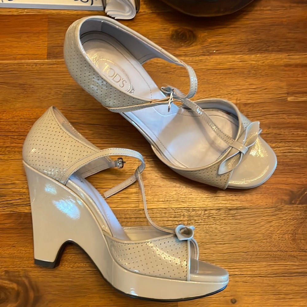 Tod’s wedge heel